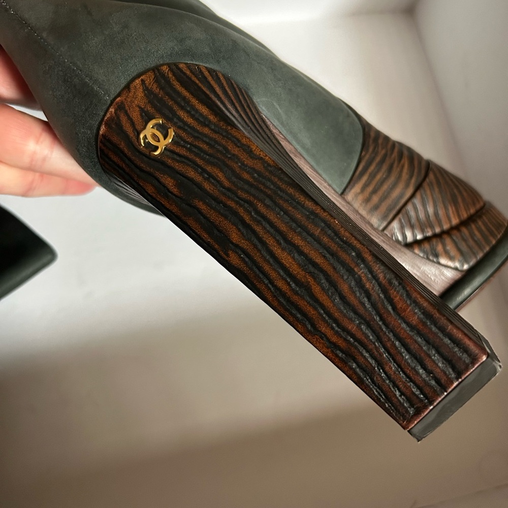 Chanel Black and Brown Knee-High Boots - Picture 9 of 17